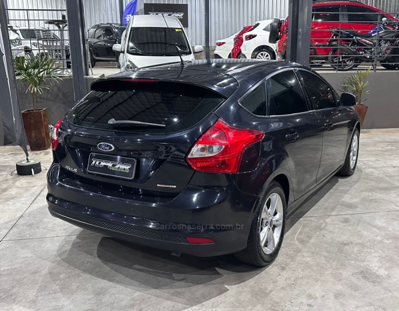 FOCUS 1.6 SE HATCH 16V FLEX 4P AUTOMÁTICO - 2014 - CAMPO BOM