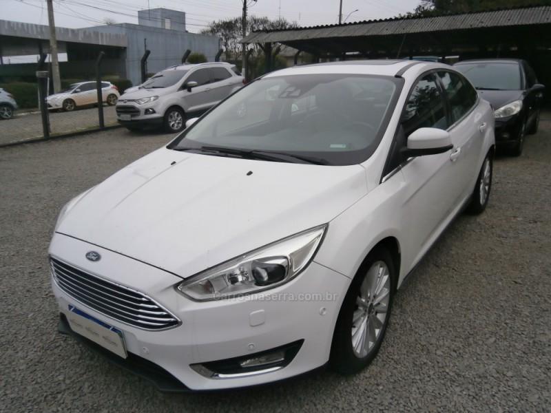 FOCUS 2.0 TITANIUM SEDAN 16V FLEX 4P AUTOMÁTICO - 2017 - FARROUPILHA