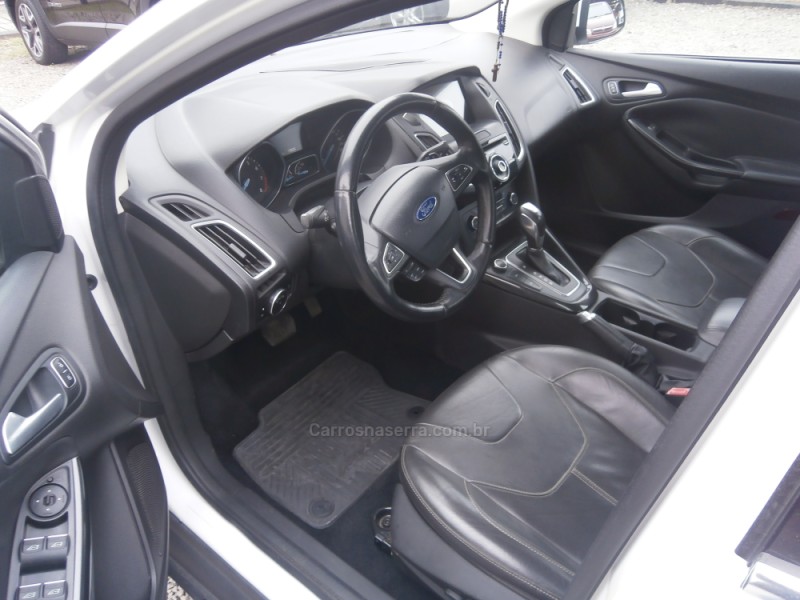 FOCUS 2.0 TITANIUM SEDAN 16V FLEX 4P AUTOMÁTICO - 2017 - FARROUPILHA