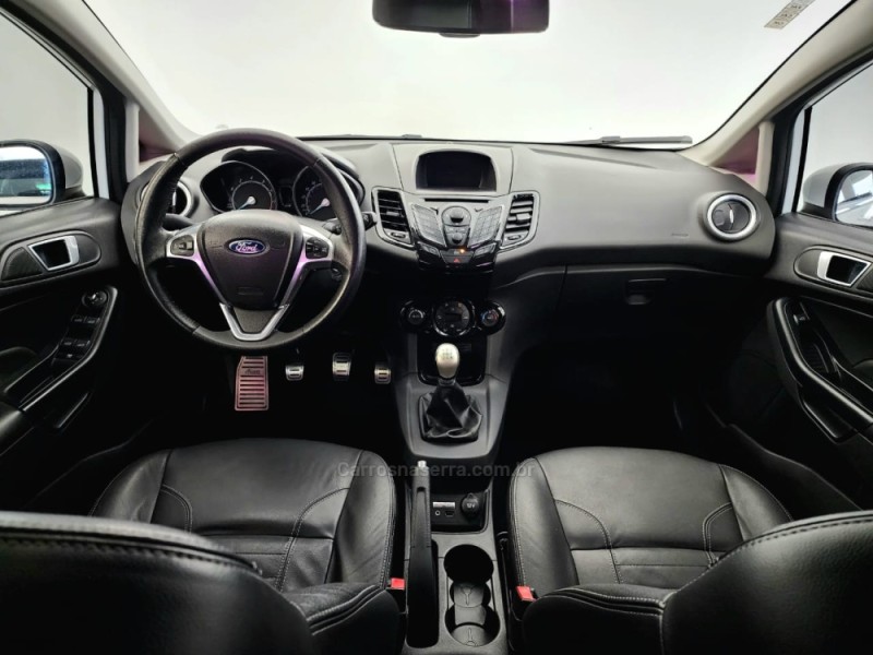 FIESTA 1.6 TITANIUM HATCH 16V FLEX 4P MANUAL - 2015 - CAXIAS DO SUL