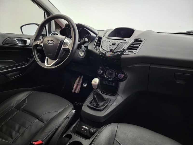 FIESTA 1.6 TITANIUM HATCH 16V FLEX 4P MANUAL - 2015 - CAXIAS DO SUL