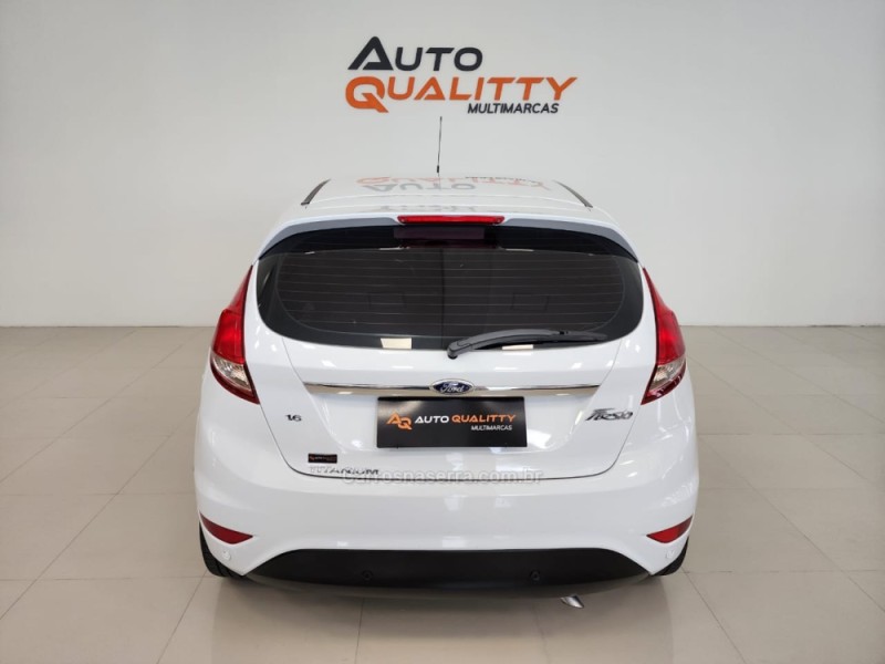 FIESTA 1.6 TITANIUM HATCH 16V FLEX 4P MANUAL - 2015 - CAXIAS DO SUL