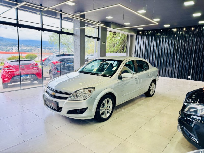 VECTRA 2.0 MPFI ELEGANCE 8V 140CV FLEX 4P AUTOMÁTICO - 2011 - DOIS IRMãOS