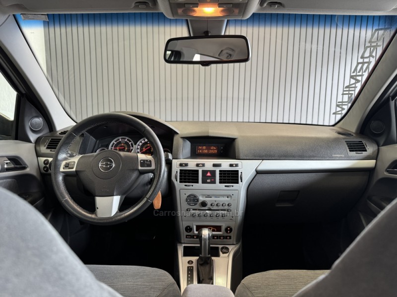 VECTRA 2.0 MPFI ELEGANCE 8V 140CV FLEX 4P AUTOMÁTICO - 2011 - DOIS IRMãOS