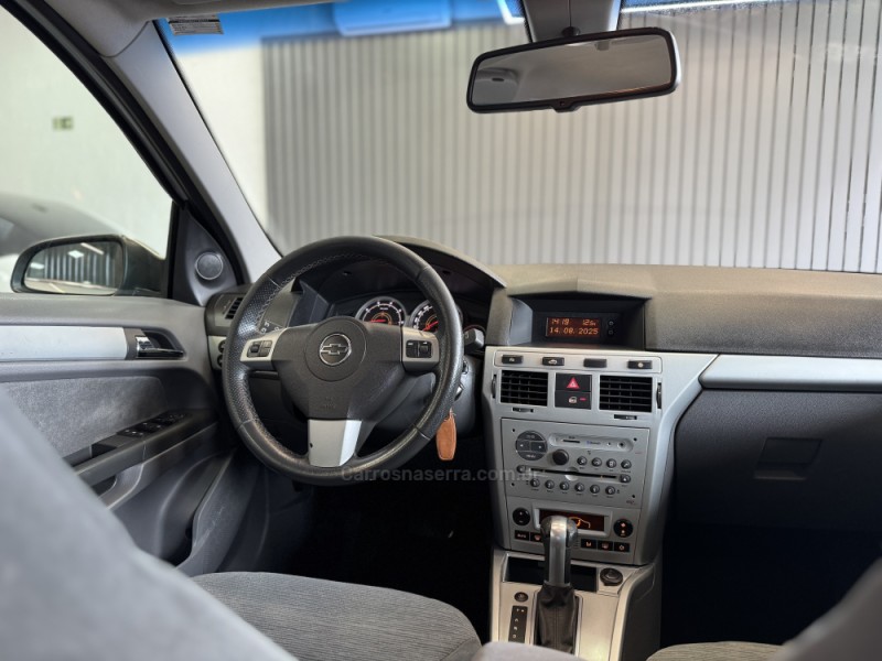 VECTRA 2.0 MPFI ELEGANCE 8V 140CV FLEX 4P AUTOMÁTICO - 2011 - DOIS IRMãOS