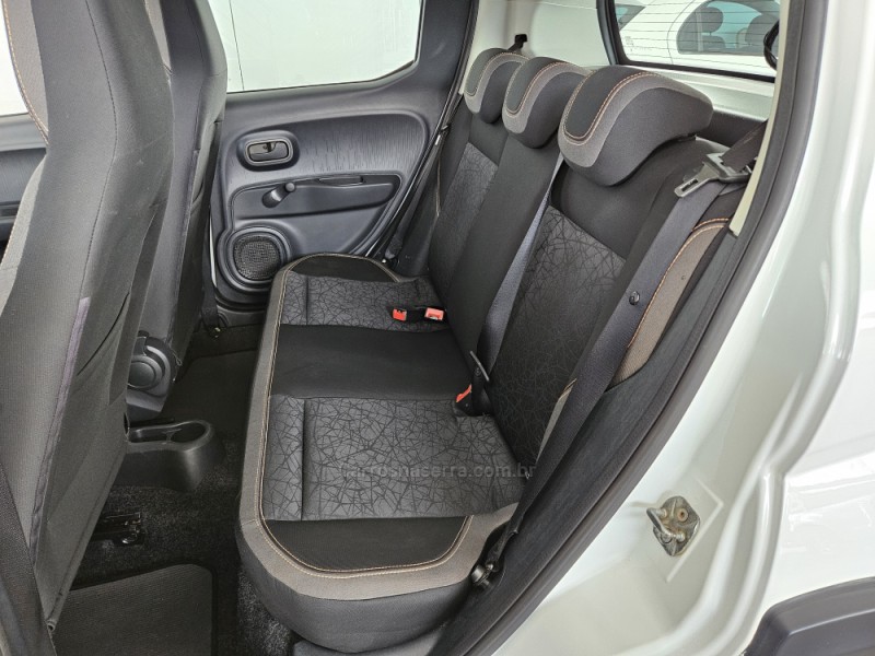 MOBI 1.0 TREKKING 8V FLEX 4P MANUAL - 2023 - TAPEJARA