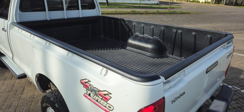 HILUX 3.0 4X4 CS CHASSI 16V TURBO INTERCOOLER DIESEL 2P MANUAL - 2013 - CANELA