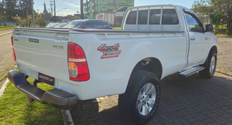 HILUX 3.0 4X4 CS CHASSI 16V TURBO INTERCOOLER DIESEL 2P MANUAL - 2013 - CANELA