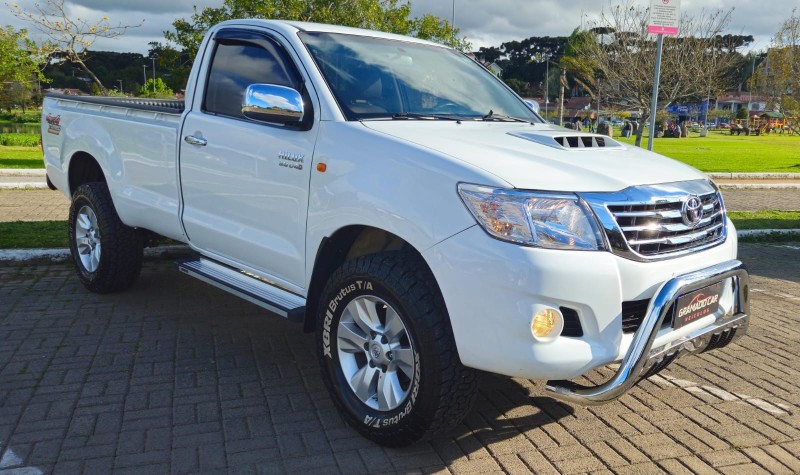HILUX 3.0 4X4 CS CHASSI 16V TURBO INTERCOOLER DIESEL 2P MANUAL - 2013 - CANELA