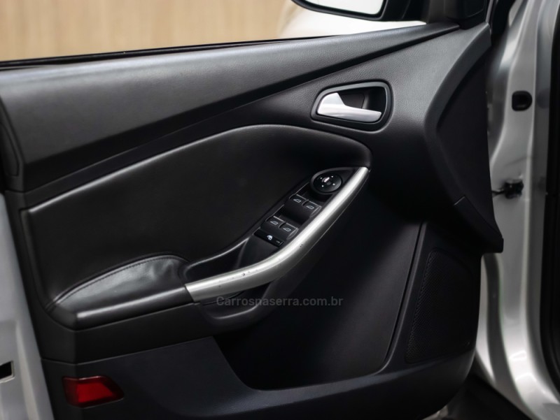 FOCUS 1.6 SE 16V FLEX 4P MANUAL - 2015 - CAXIAS DO SUL