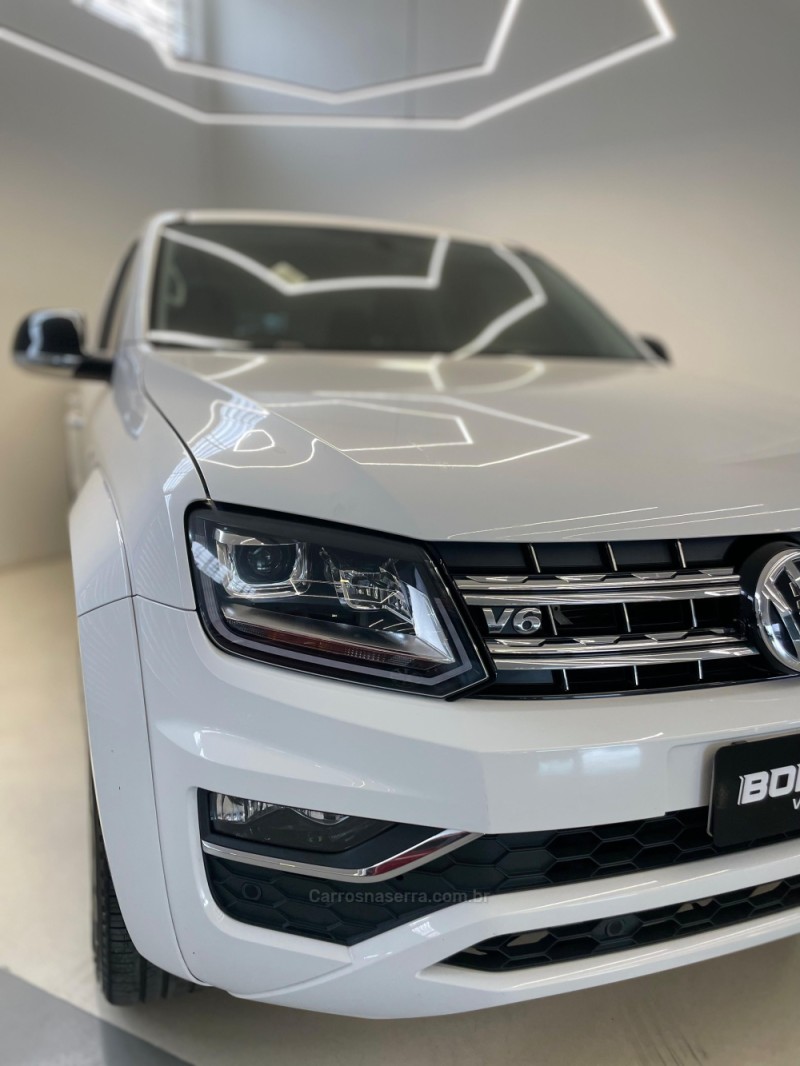 AMAROK 3.0 V6 TDI HIGHLINE CD DIESEL 4MOTION AUTOMÁTICO - 2023 - NOVO HAMBURGO