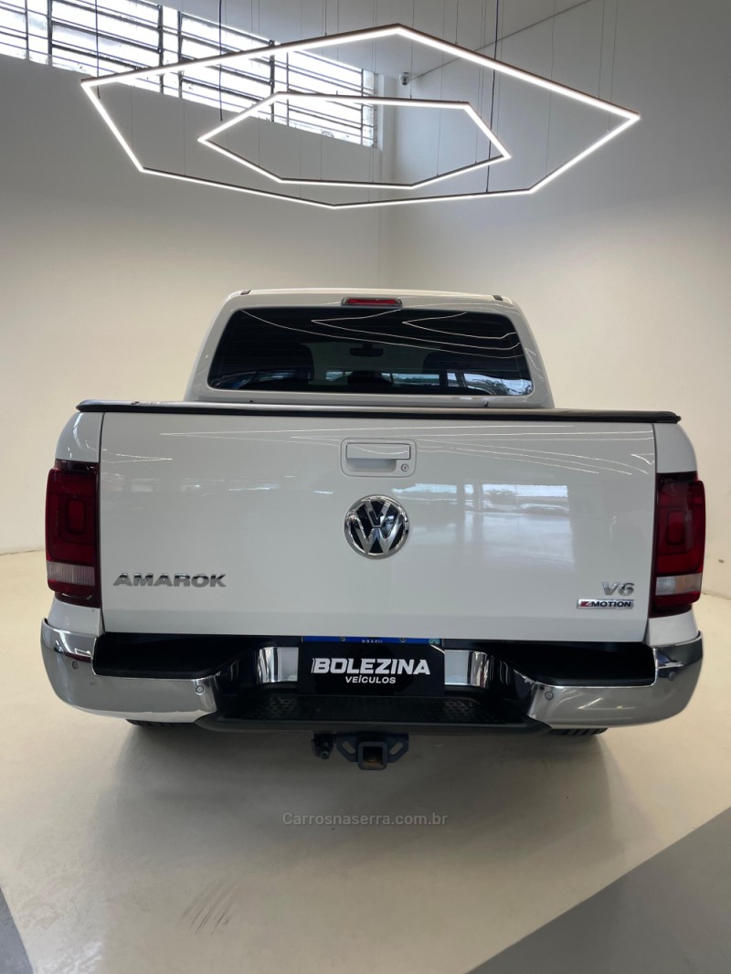 AMAROK 3.0 V6 TDI HIGHLINE CD DIESEL 4MOTION AUTOMÁTICO - 2023 - NOVO HAMBURGO
