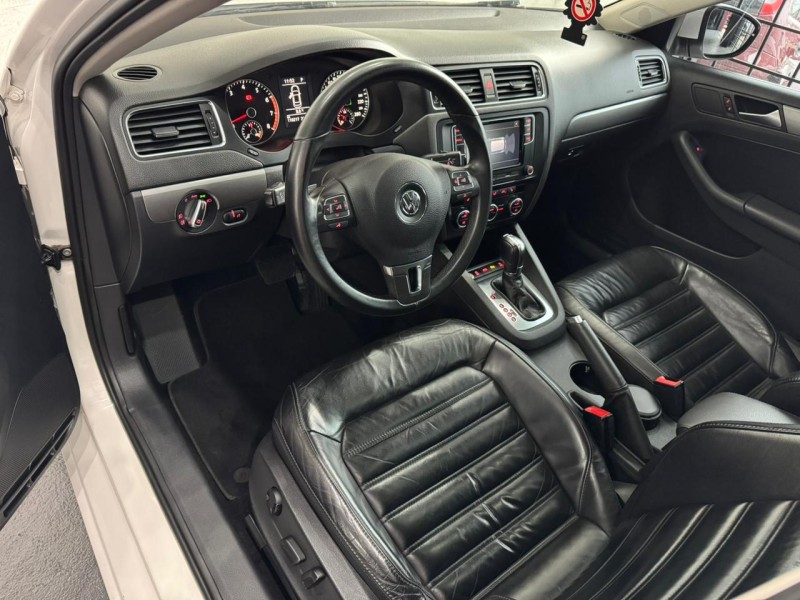 JETTA 2.0 TSI DSG HIGHLINE 200CV GASOLINA 4P AUTOMÁTICO - 2013 - CAXIAS DO SUL