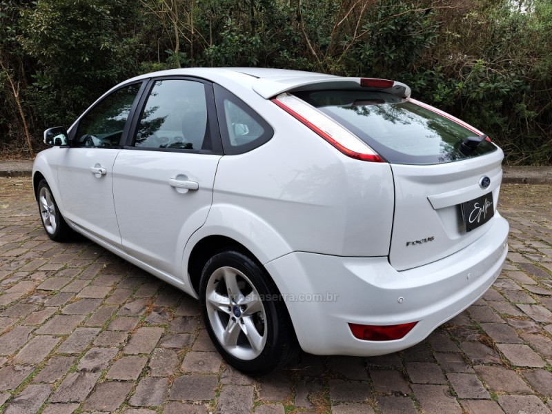 FOCUS 1.6 GLX 16V FLEX 4P MANUAL - 2013 - BENTO GONçALVES