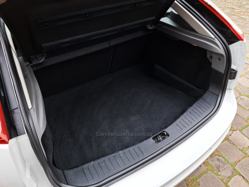 FOCUS 1.6 GLX 16V FLEX 4P MANUAL - 2013 - BENTO GONçALVES