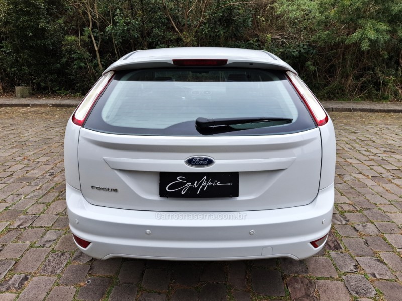FOCUS 1.6 GLX 16V FLEX 4P MANUAL - 2013 - BENTO GONçALVES