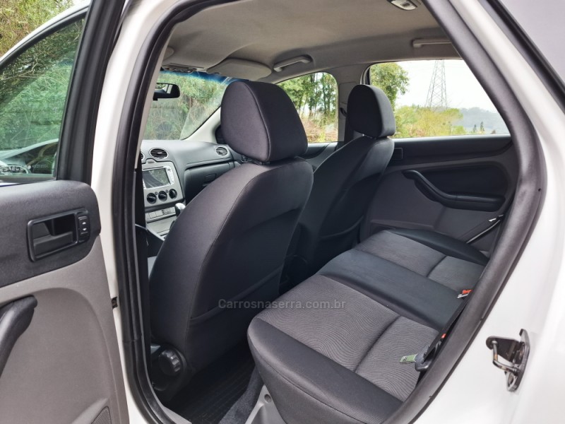 FOCUS 1.6 GLX 16V FLEX 4P MANUAL - 2013 - BENTO GONçALVES