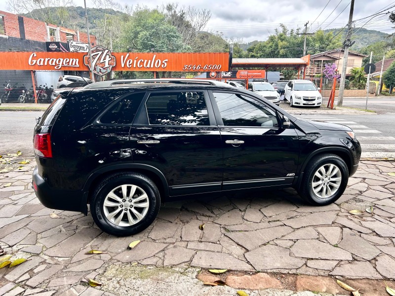SORENTO EX 3.5 L V6 4X4 AUTOMÁTICO - 2011 - TRêS COROAS