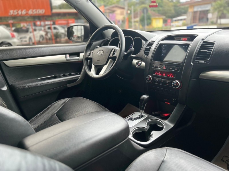 SORENTO EX 3.5 L V6 4X4 AUTOMÁTICO - 2011 - TRêS COROAS