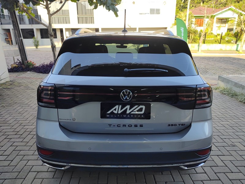 T-CROSS 1.4 HIGHLINE TSI 16V FLEX 4P AUTOMÁTICO - 2024 - LAJEADO
