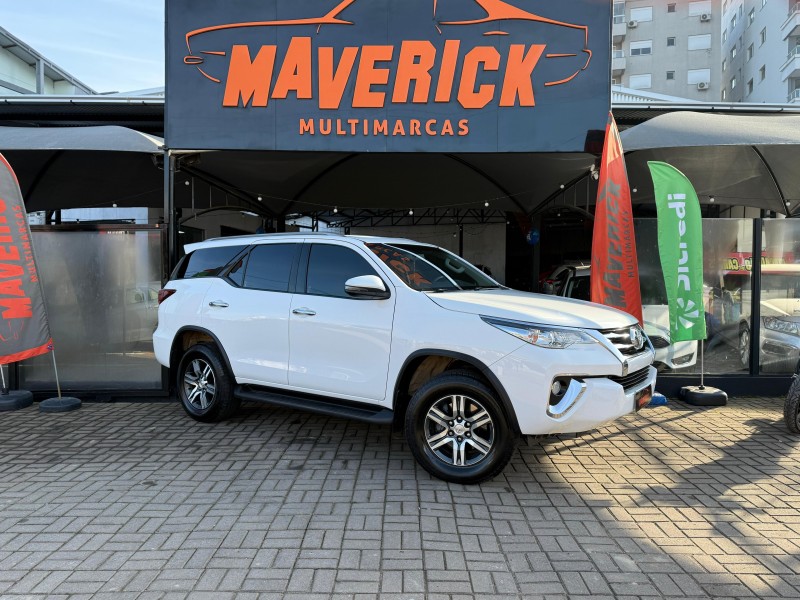 HILUX SW4 2.7 SRV 4X2 16V FLEX 7 LUGARES 4P AUTOMÁTICO - 2020 - LAGOA VERMELHA