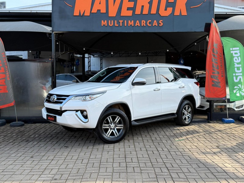 HILUX SW4 2.7 SRV 4X2 16V FLEX 7 LUGARES 4P AUTOMÁTICO - 2020 - LAGOA VERMELHA