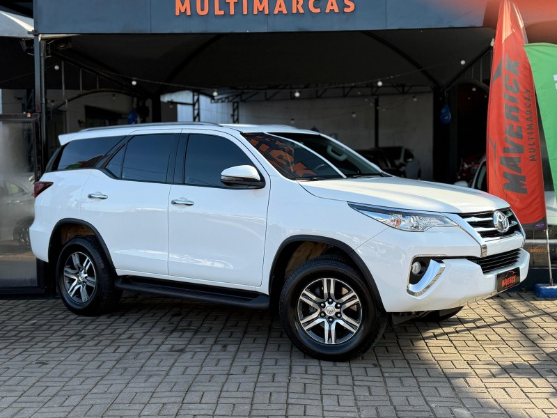 HILUX SW4 2.7 SRV 4X2 16V FLEX 7 LUGARES 4P AUTOMÁTICO - 2020 - LAGOA VERMELHA