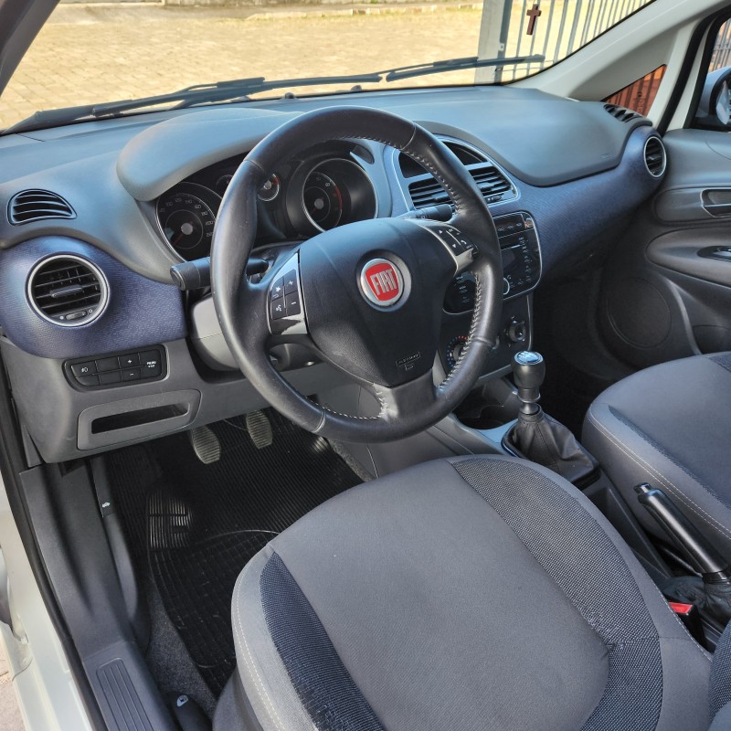 PUNTO 1.4 ATTRACTIVE 8V FLEX 4P MANUAL - 2014 - BENTO GONçALVES