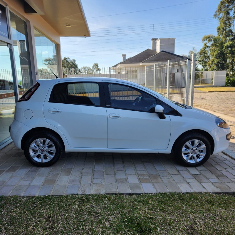 PUNTO 1.4 ATTRACTIVE 8V FLEX 4P MANUAL - 2014 - BENTO GONçALVES