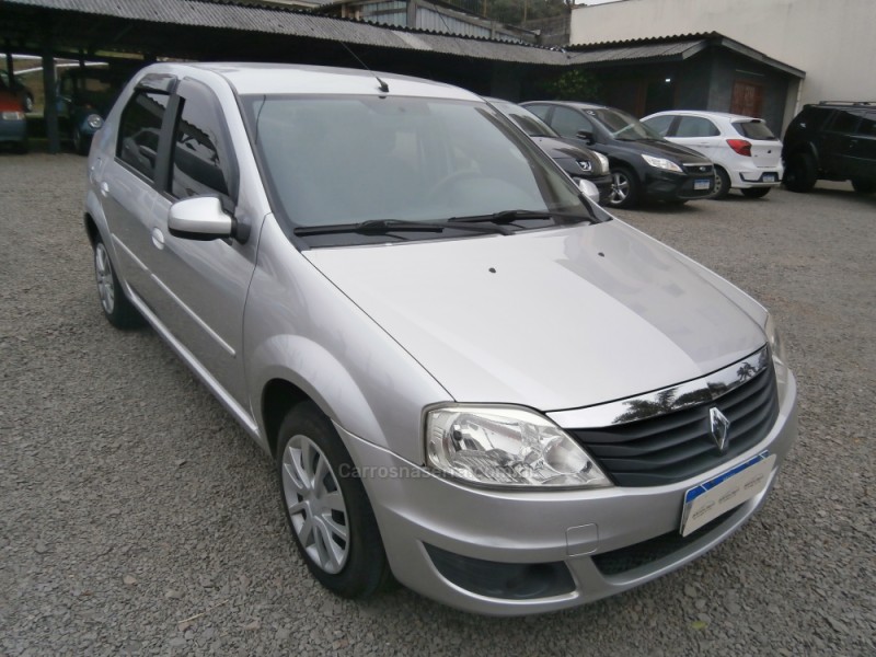LOGAN 1.0 EXPRESSION 16V FLEX 4P MANUAL - 2013 - FARROUPILHA