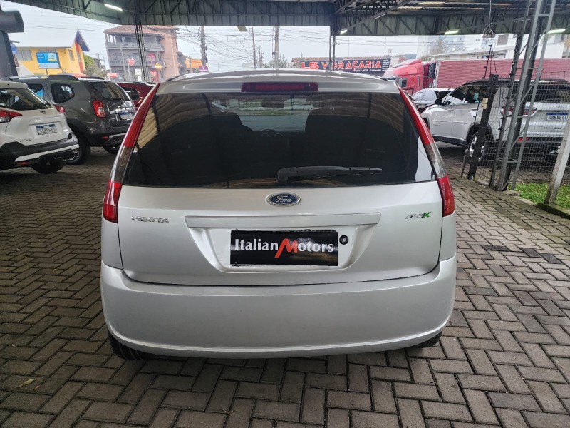 FIESTA 1.6 MPI CLASS HATCH 8V FLEX 4P MANUAL - 2005 - CAXIAS DO SUL