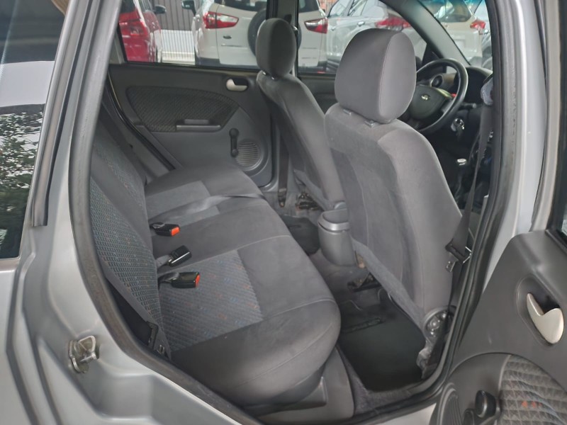 FIESTA 1.6 MPI CLASS HATCH 8V FLEX 4P MANUAL - 2005 - CAXIAS DO SUL