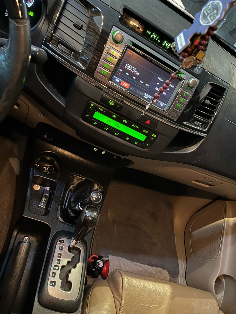 HILUX SW4 3.0 SRV 4X4 7 LUGARES 16V TURBO INTERCOOLER DIESEL 4P AUTOMÁTICO - 2014 - ANTôNIO PRADO