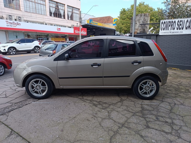 FIESTA 1.0 MPI TRAIL HATCH 8V FLEX 4P MANUAL - 2010 - FLORES DA CUNHA