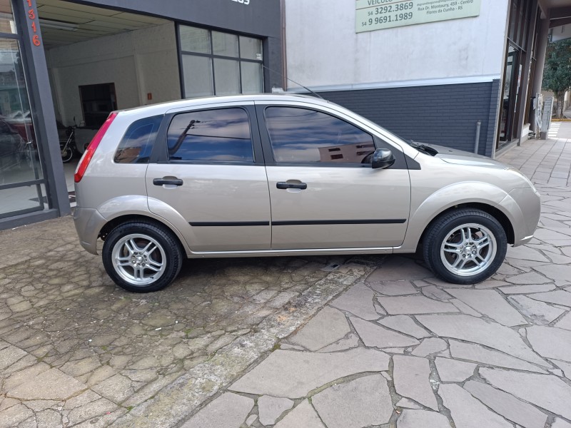 FIESTA 1.0 MPI TRAIL HATCH 8V FLEX 4P MANUAL - 2010 - FLORES DA CUNHA
