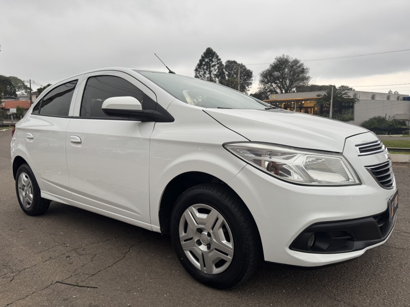ONIX 1.0 LT PLUS 8V FLEX 4P MANUAL - 2013 - DOIS IRMãOS