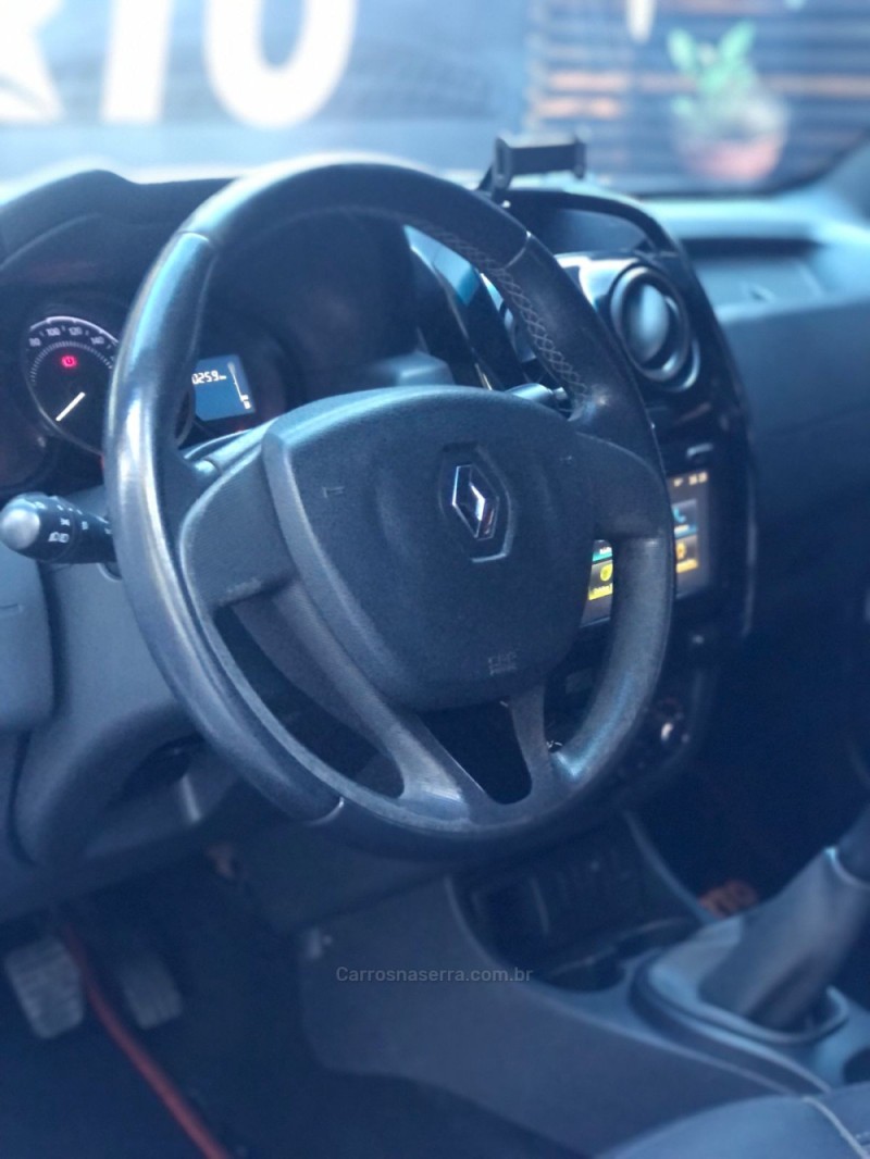 DUSTER 1.6 DYNAMIQUE 4X2 16V FLEX 4P MANUAL - 2017 - NOVO HAMBURGO