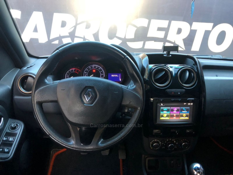 DUSTER 1.6 DYNAMIQUE 4X2 16V FLEX 4P MANUAL - 2017 - NOVO HAMBURGO
