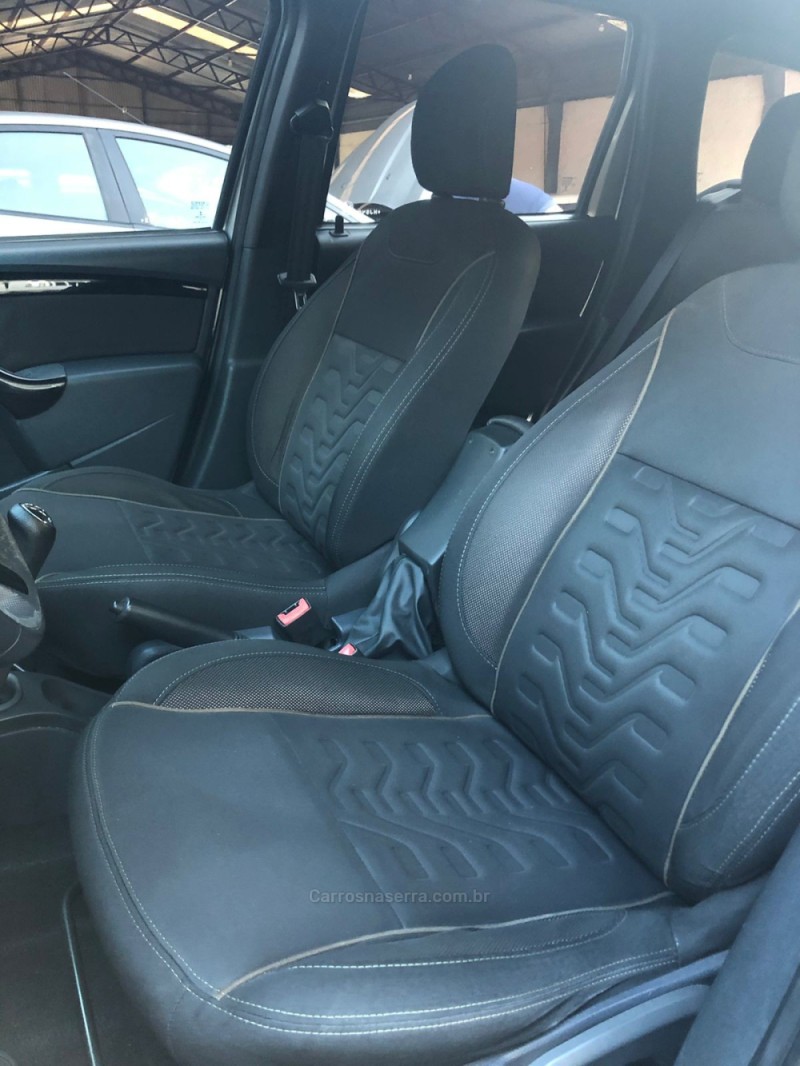 DUSTER 1.6 DYNAMIQUE 4X2 16V FLEX 4P MANUAL - 2017 - NOVO HAMBURGO