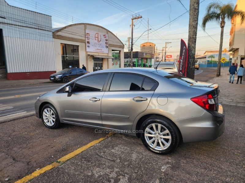 CIVIC 1.8 LXS 16V FLEX 4P AUTOMÁTICO - 2014 - VACARIA