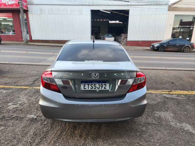 CIVIC 1.8 LXS 16V FLEX 4P AUTOMÁTICO - 2014 - VACARIA