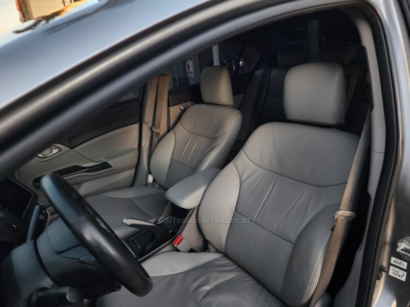 CIVIC 1.8 LXS 16V FLEX 4P AUTOMÁTICO - 2014 - VACARIA