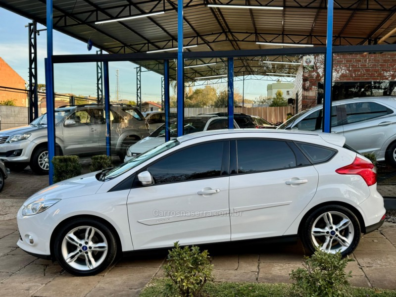 FOCUS 2.0 SE 16V FLEX 4P AUTOMÁTICO - 2015 - LAGOA VERMELHA