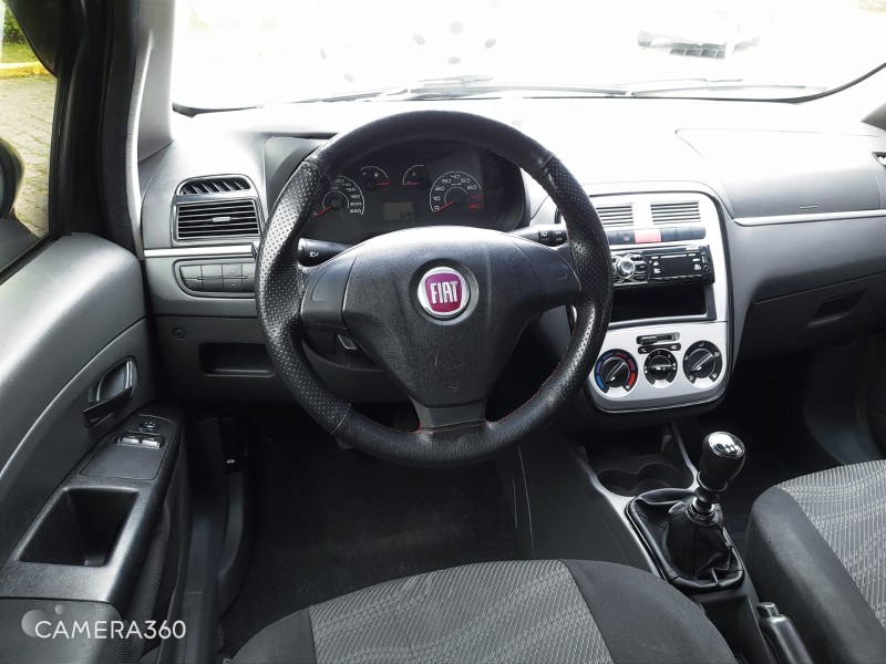 PUNTO 1.4 ATTRACTIVE 8V FLEX 4P MANUAL - 2011 - FARROUPILHA