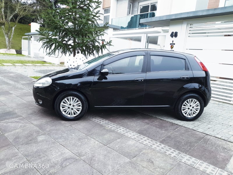 PUNTO 1.4 ATTRACTIVE 8V FLEX 4P MANUAL - 2011 - FARROUPILHA