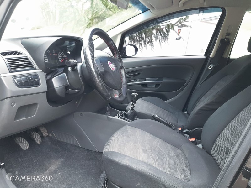 PUNTO 1.4 ATTRACTIVE 8V FLEX 4P MANUAL - 2011 - FARROUPILHA