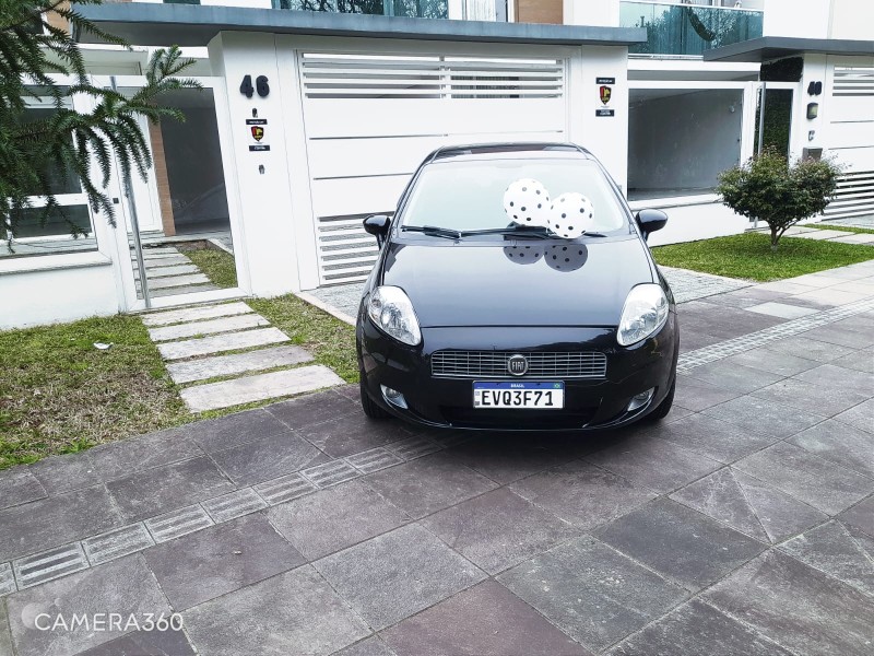 PUNTO 1.4 ATTRACTIVE 8V FLEX 4P MANUAL - 2011 - FARROUPILHA