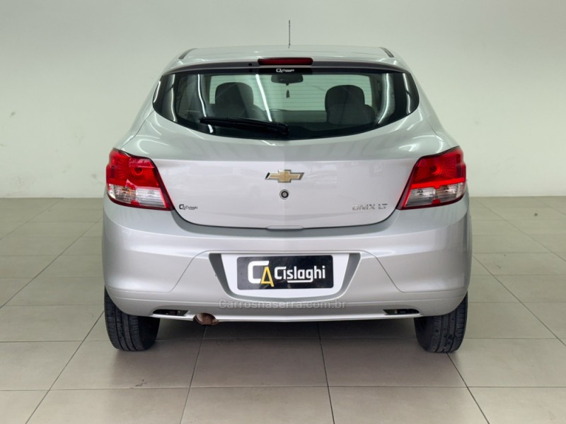 ONIX 1.0 LT 12V FLEX 4P MANUAL - 2015 - CARLOS BARBOSA