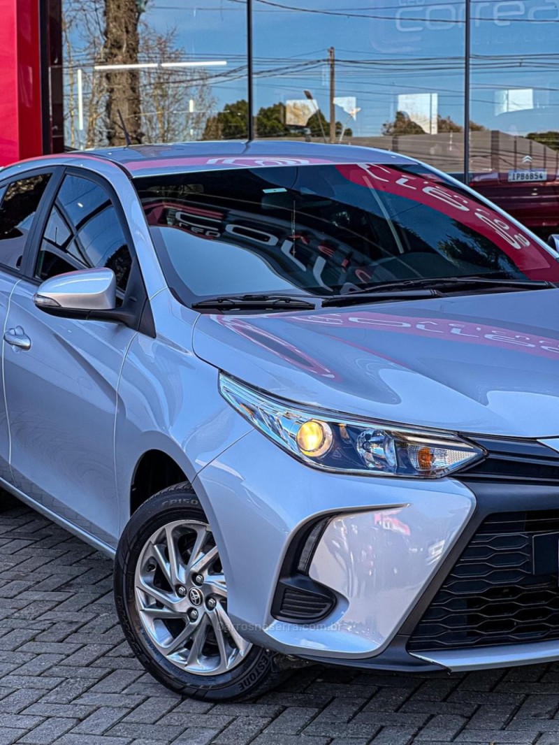 YARIS 1.5 XS 16V FLEX 4P AUTOMÁTICO - 2025 - CANELA