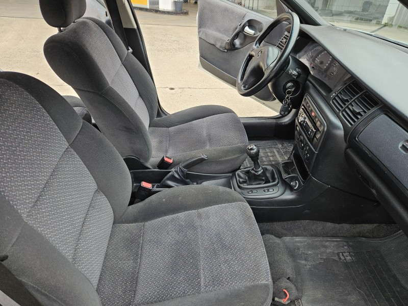 VECTRA 2.0 MPFI GLS 8V GASOLINA 4P MANUAL - 2000 - CAXIAS DO SUL